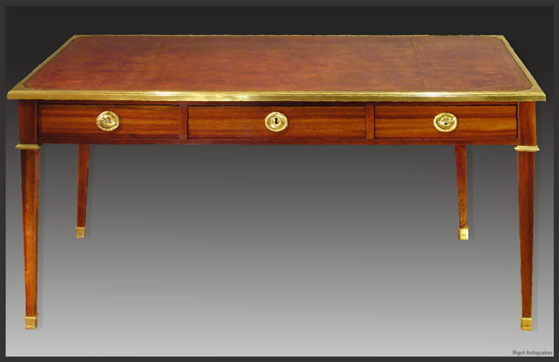 Bureau-epoque-18-siecle-estampille Bureau-epoque-18-siecle-estampille