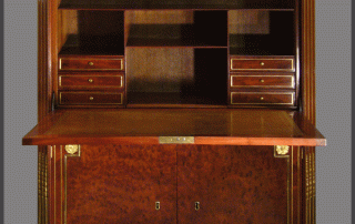 secretaire-estampille-Riesener