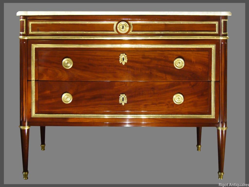 Commode-epoque-18-siecle-estampille-Saunier