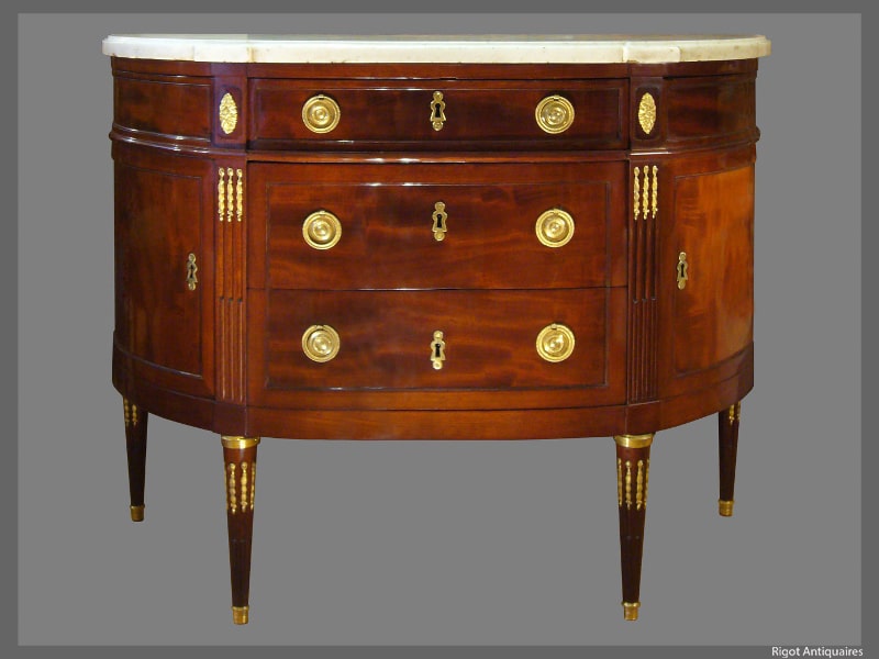 Commode-estampille-Nicolas-Petit