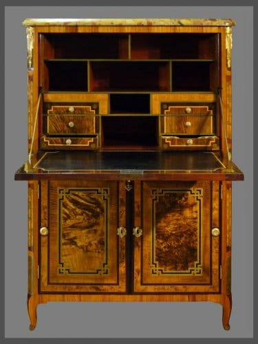 Secretaire-Hache-epoque-18-siecle